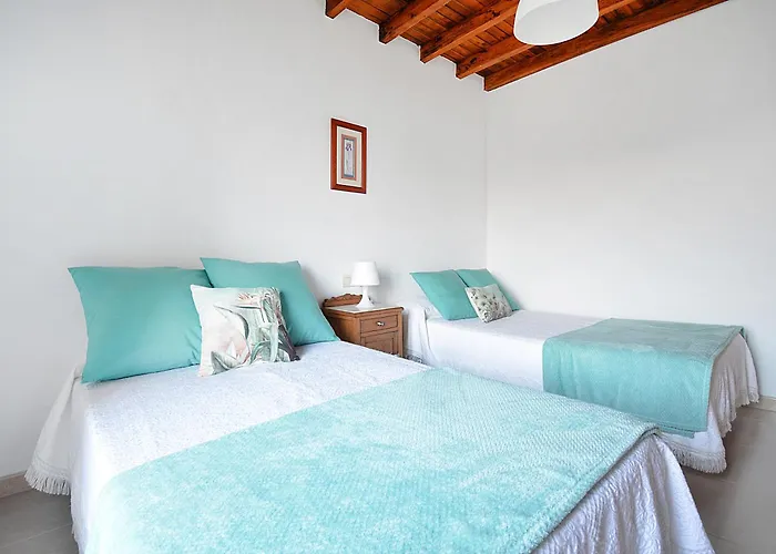 Casa En Muros Con Preciosas Vistas Al Mar